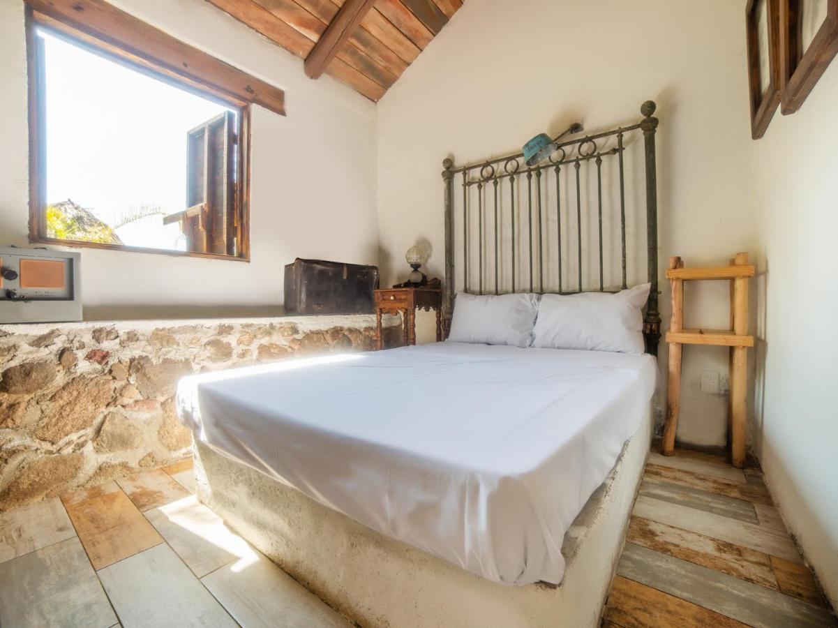 ホテル Hacienda Tzintzimeo モレリア エクステリア 写真