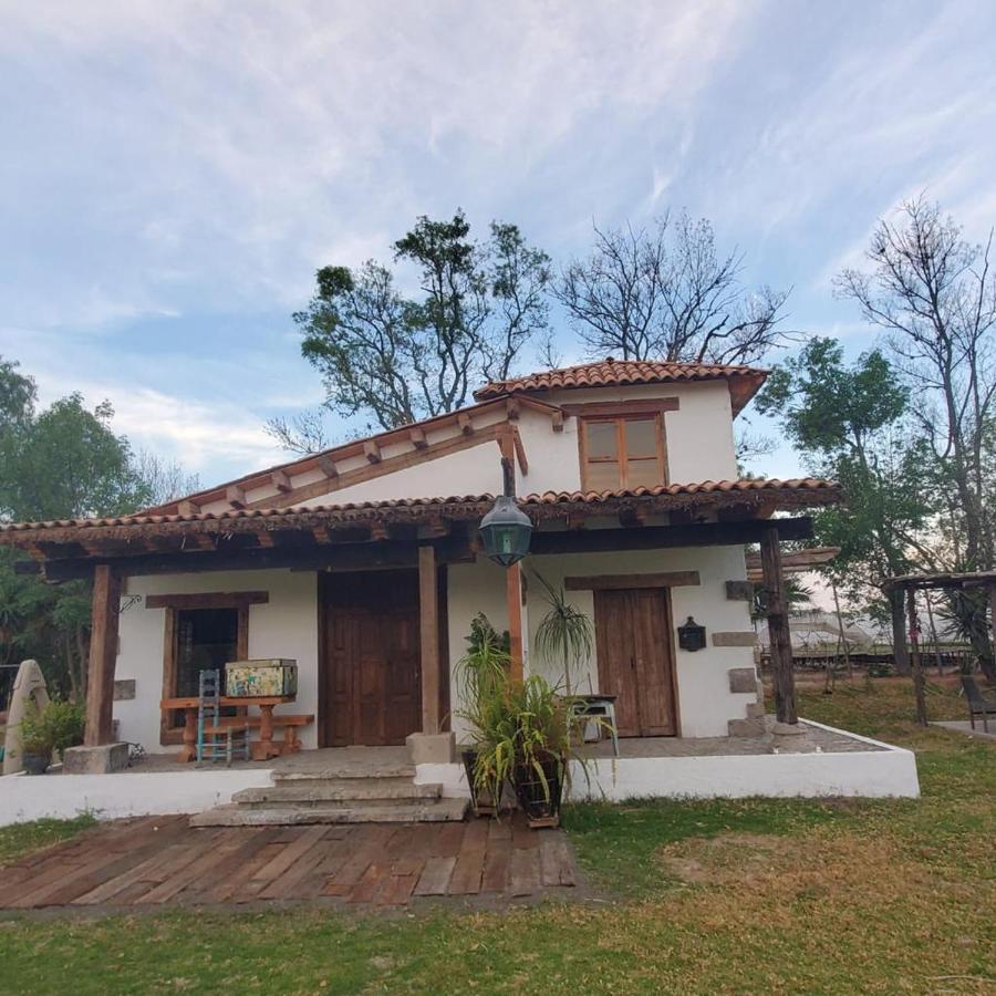ホテル Hacienda Tzintzimeo モレリア エクステリア 写真
