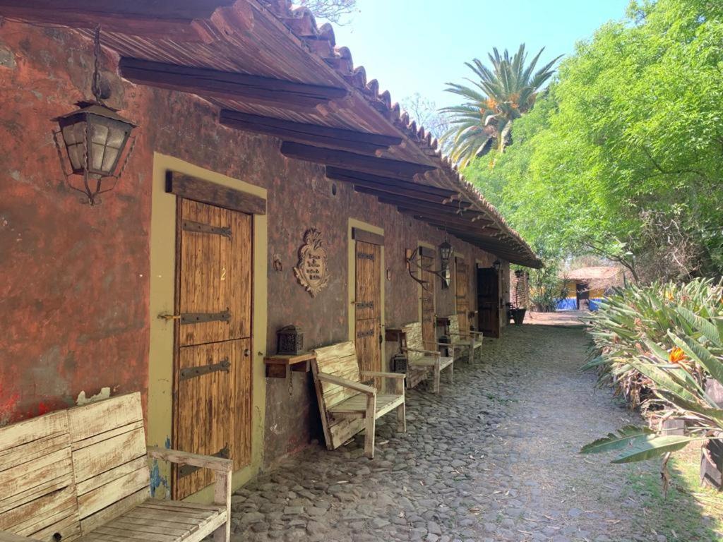 ホテル Hacienda Tzintzimeo モレリア エクステリア 写真